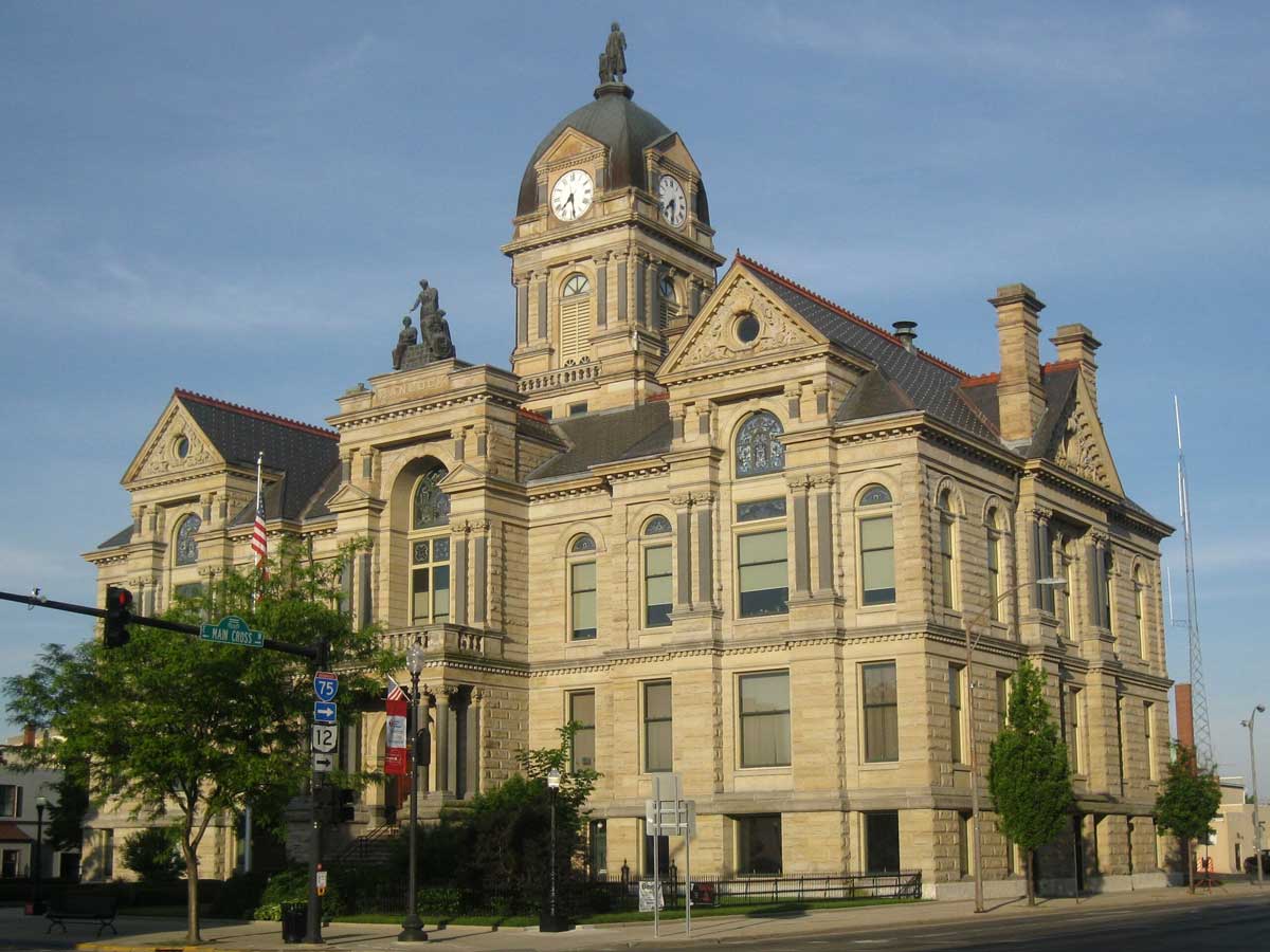 hancock county courthouse in findlay
